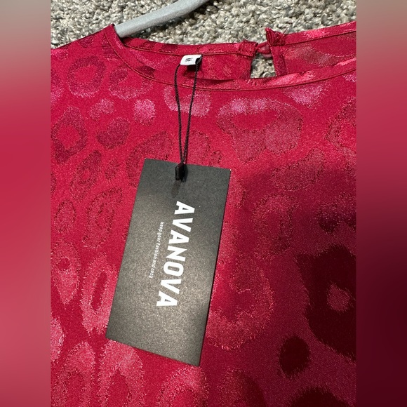 NWT Leopard Print Sleeveless Blouse with Shoulder Pads Size Medium - Picture 5 of 8